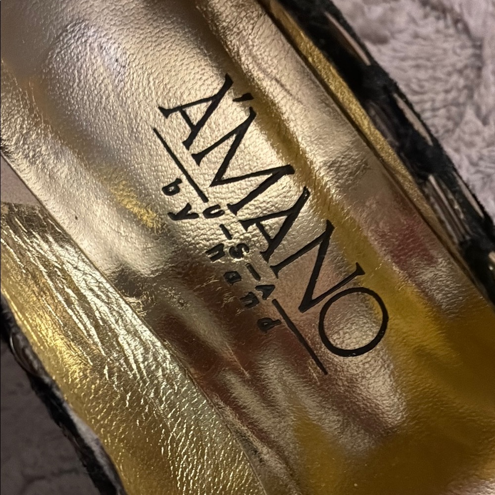 A’MANO Black and Gold Polka Dot Heels - Picture 2 of 11